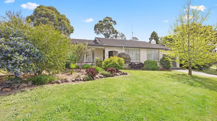 108 Lylia Avenue, Mount Clear VIC 3350