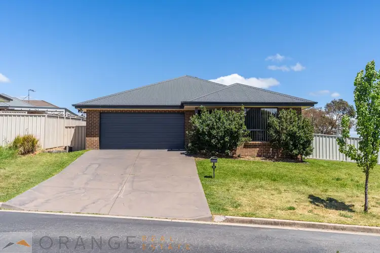 27 Botanic Way, Orange NSW 2800