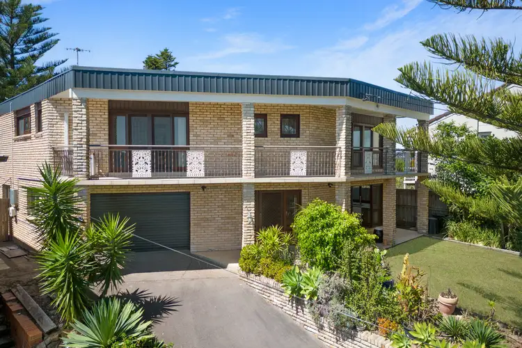 19 Henrys Road, Forresters Beach NSW 2260