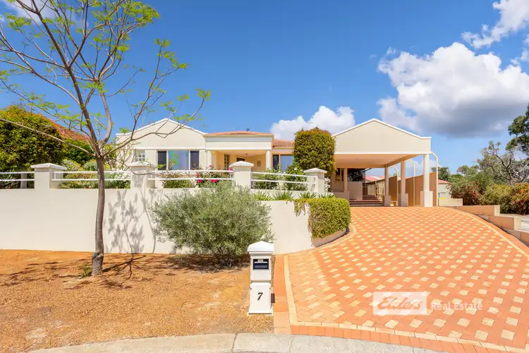 7 Balliol Court, College Grove WA 6230