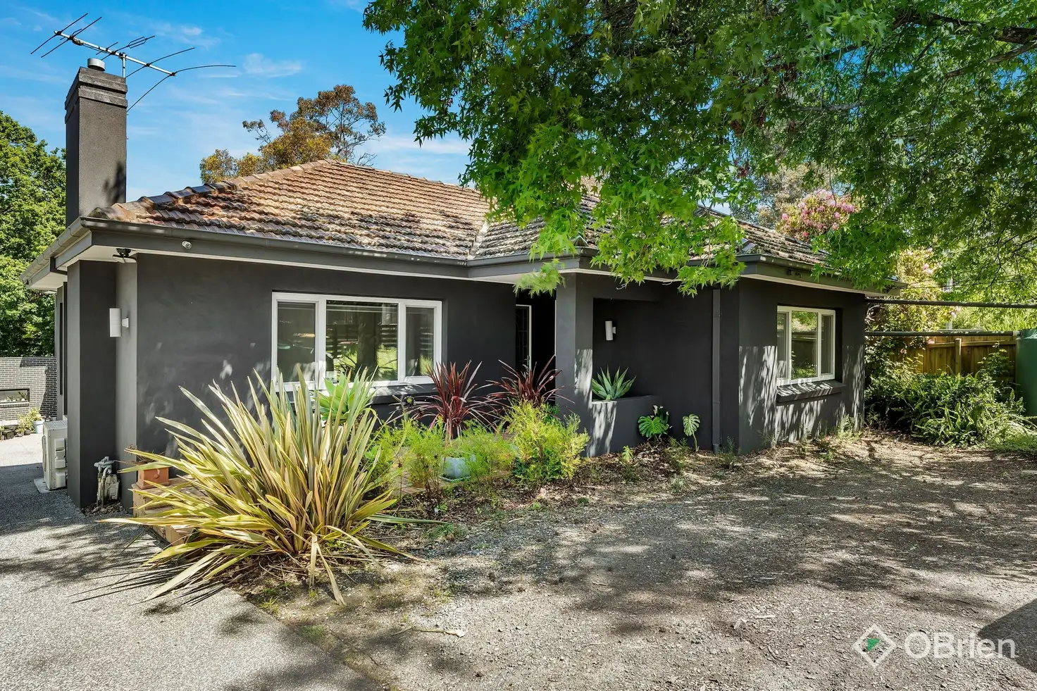Main view of Homely townhouse listing, 1/19 Nurlendi Road, Vermont VIC 3133