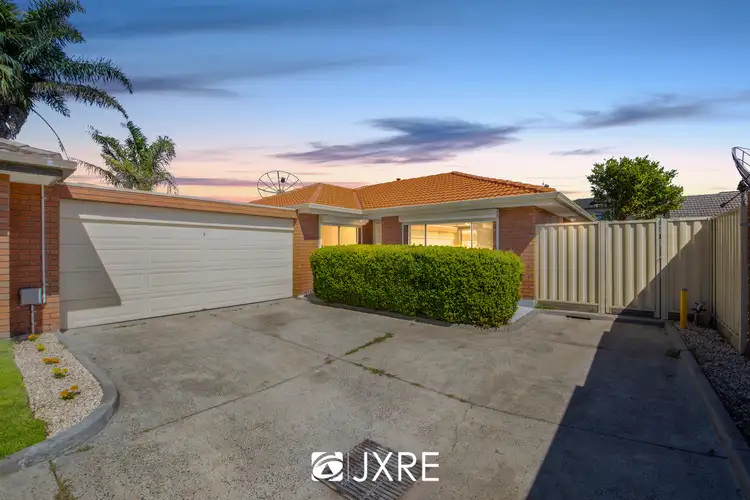 2/8 Fairbank Road, Clayton South VIC 3169