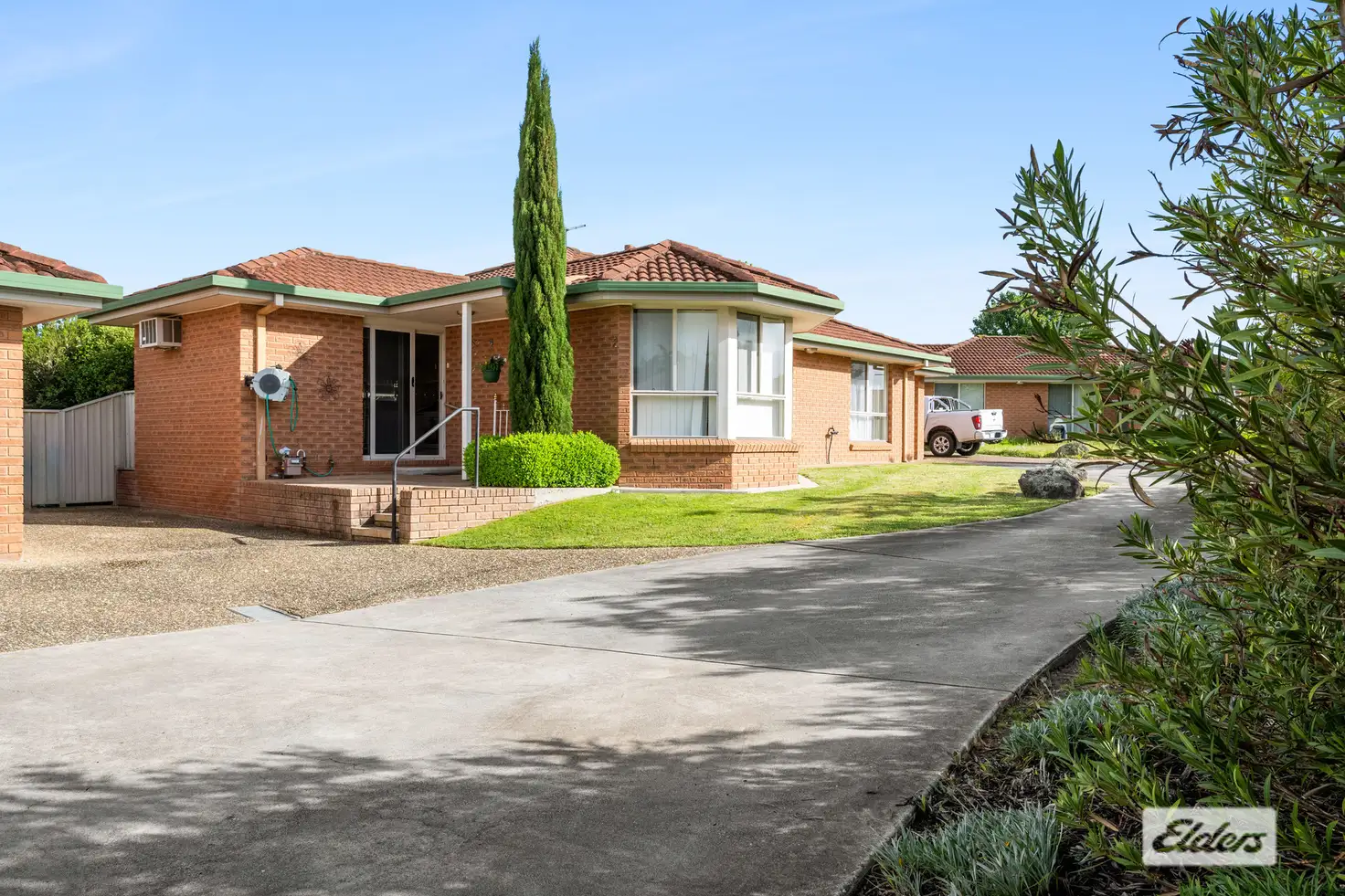 Main view of Homely unit listing, 2/48 Mayfair Drive, West Wodonga VIC 3690