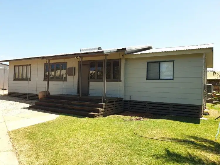 4 McNish Street, South Carnarvon WA 6701