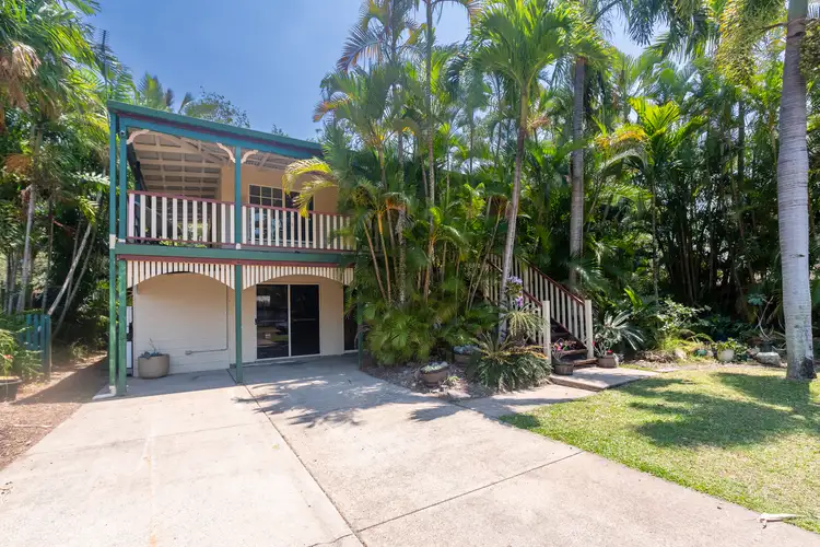 10 Solway Avenue, Cannonvale QLD 4802