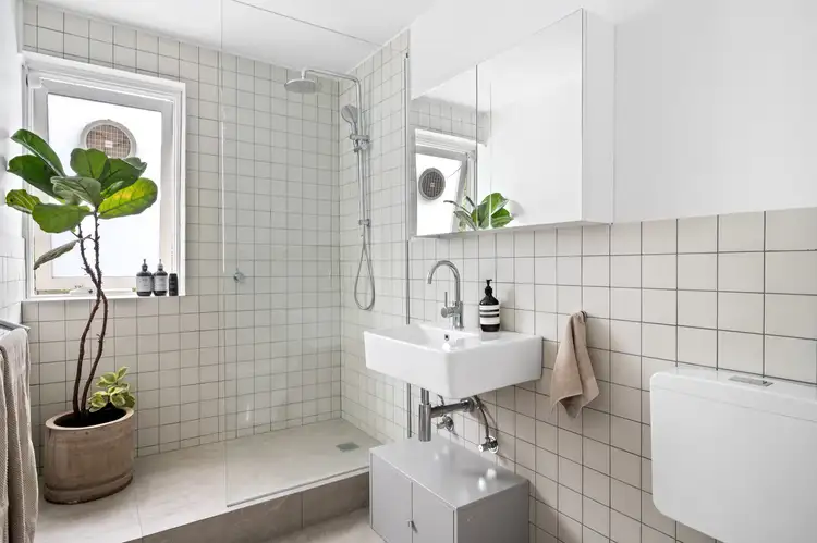 Fourth view of Homely apartment listing, 5/124a Barkers Road, Hawthorn VIC 3122