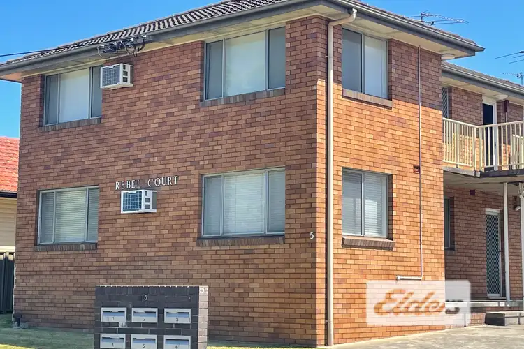 1/5 Howe Street
