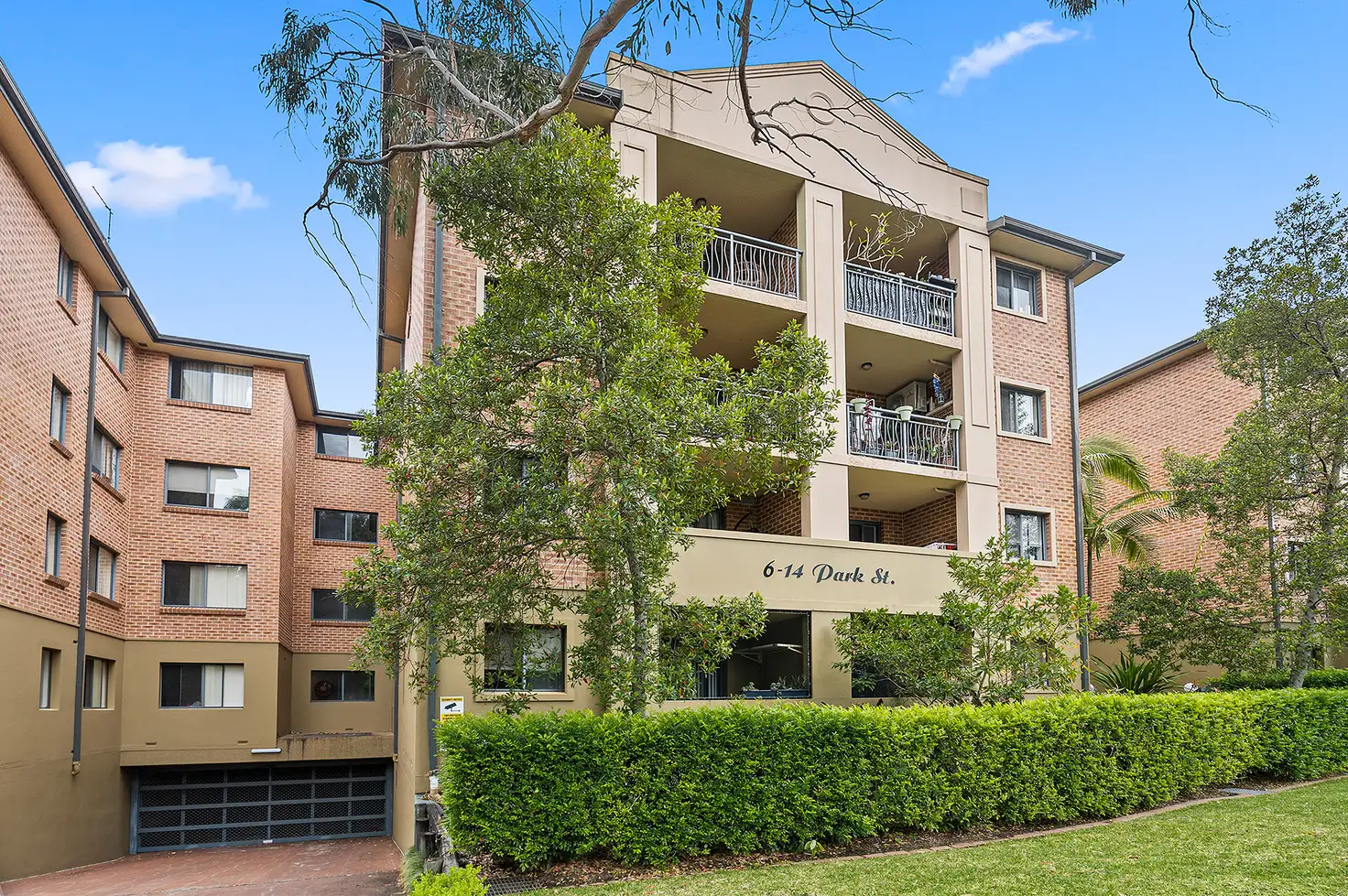 Main view of Homely unit listing, 2/6-14 Park Street, Sutherland NSW 2232