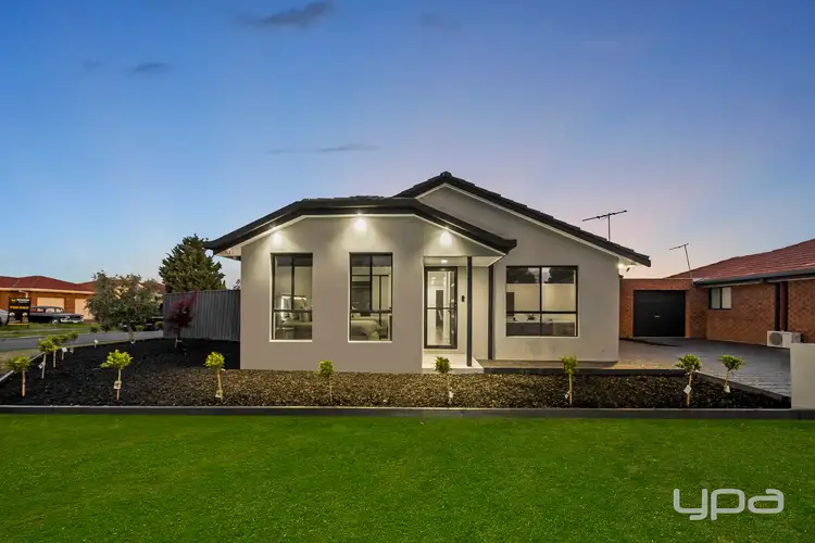 Main view of Homely house listing, 25 Saratoga Crescent, Keilor Downs VIC 3038