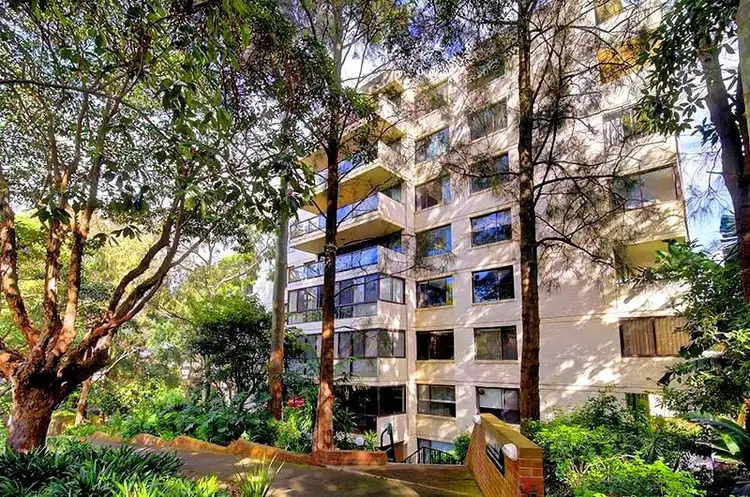 52/10 Hume Street