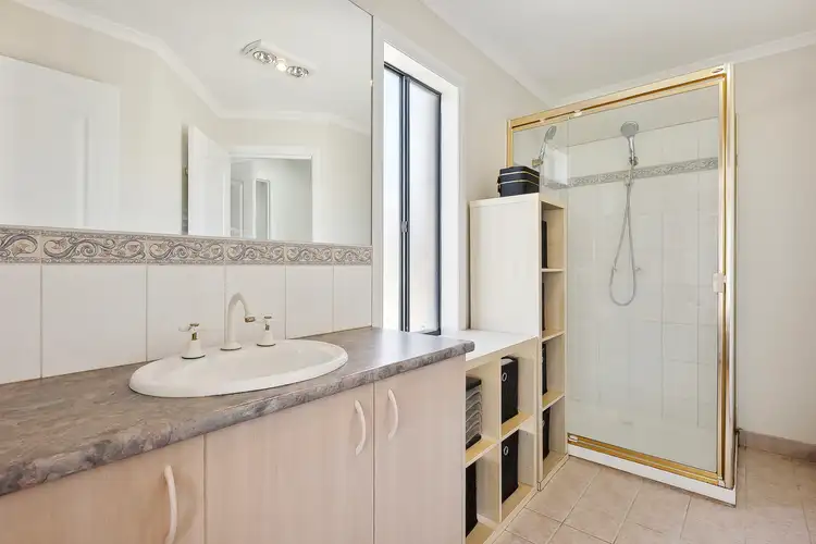 Sixth view of Homely house listing, 2 Royal Court, Narre Warren South VIC 3805