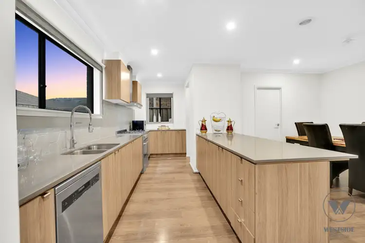 19 Queensbridge Avenue, Tarneit VIC 3029