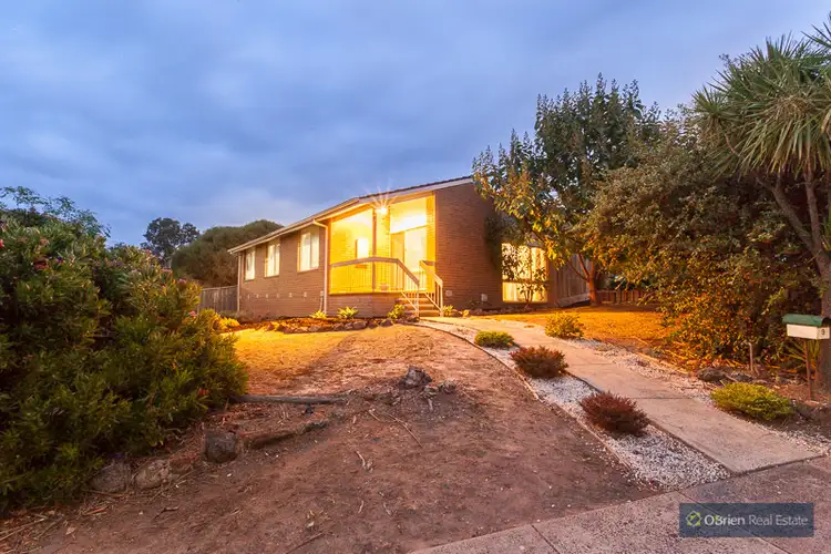 9 Cristata Avenue, Endeavour Hills VIC 3802