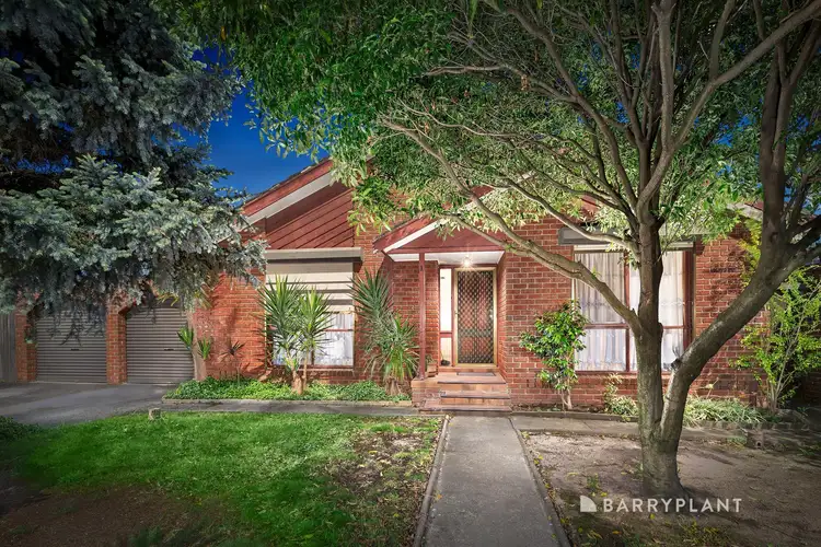 1 Crampton Crescent, Mill Park VIC 3082