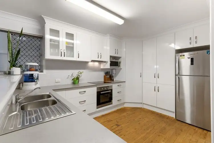 13 Gordon Avenue, Rockville QLD 4350
