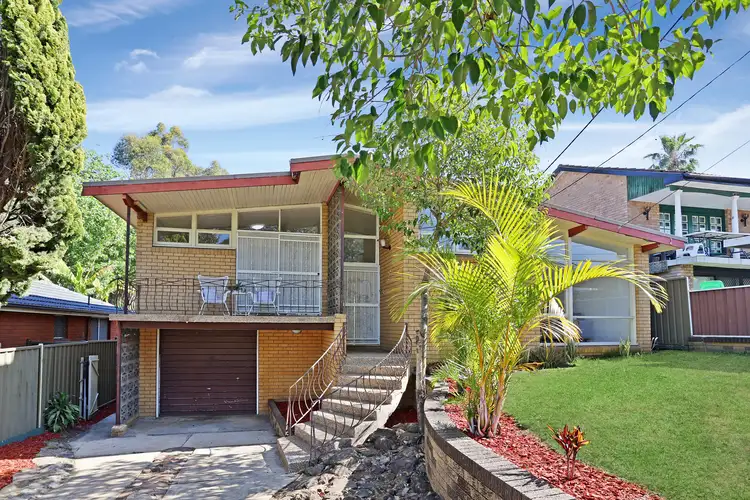 16 Station Road, Toongabbie NSW 2146