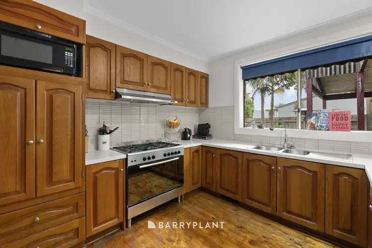 Fourth view of Homely house listing, 27 Garryowen Crescent, Narre Warren VIC 3805