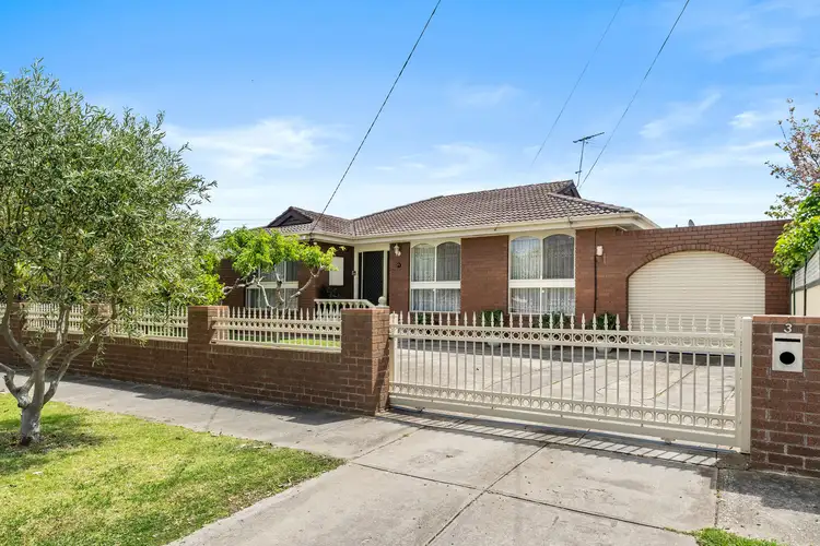 3 Mapledene Court