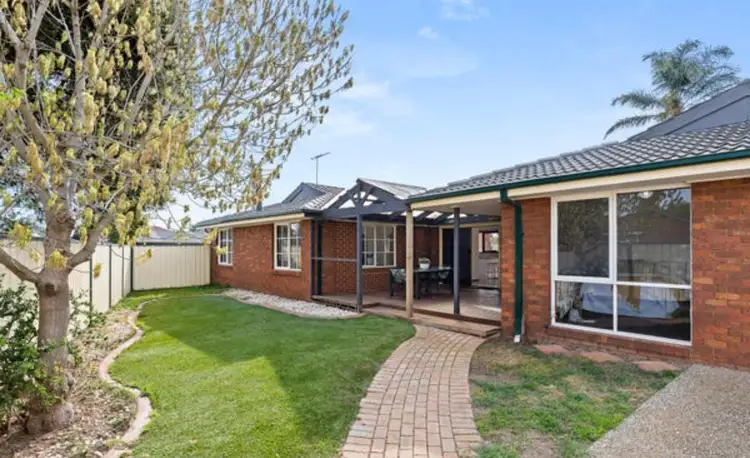 8 Malven Close