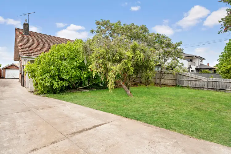 Second view of Homely house listing, 8 Prince Edward Avenue, Mckinnon VIC 3204