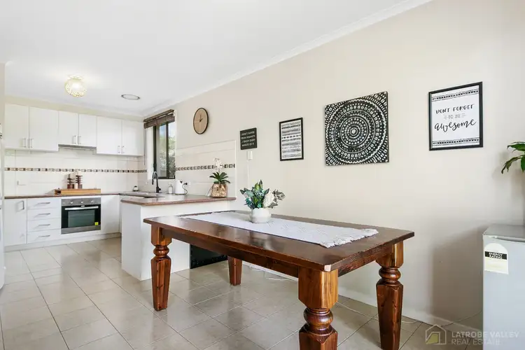 Sixth view of Homely house listing, 2 Elm Court, Churchill VIC 3842