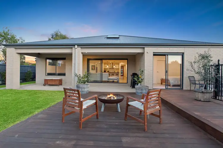 5 Crestwood Drive, Rosebud VIC 3939