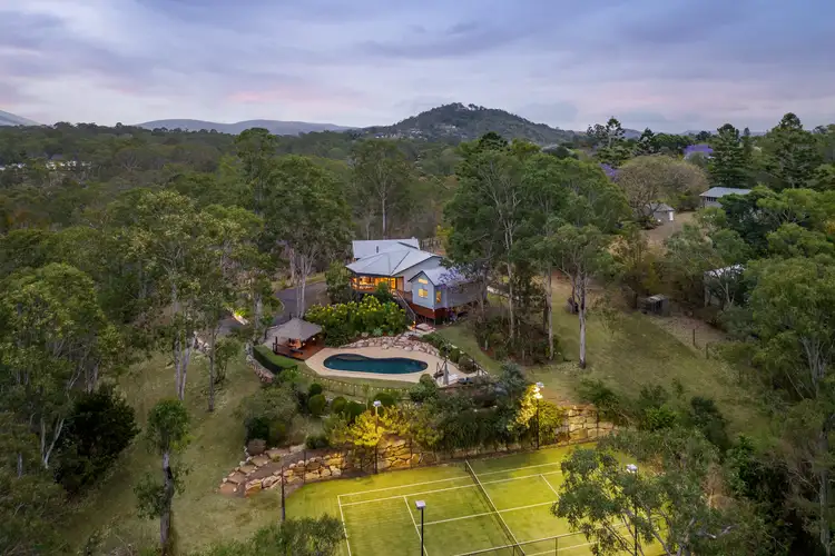24 Royston Street, Brookfield QLD 4069