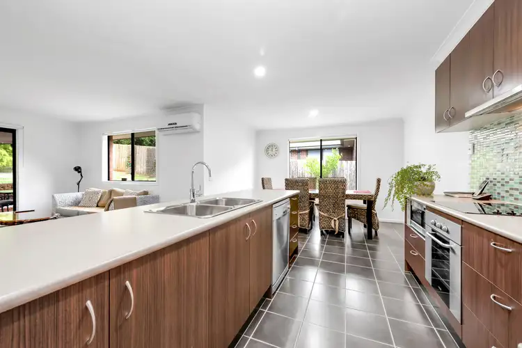 Fifth view of Homely house listing, 28 Sutherland Way, Drouin VIC 3818