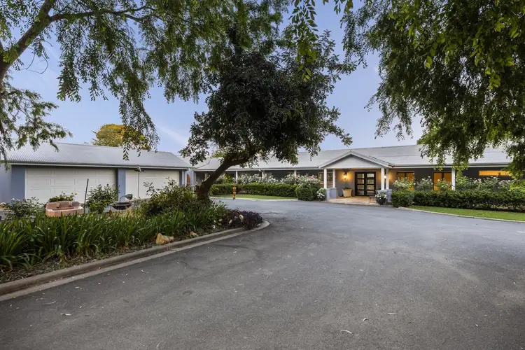 85 Plumpton Road, Lake Albert NSW 2650