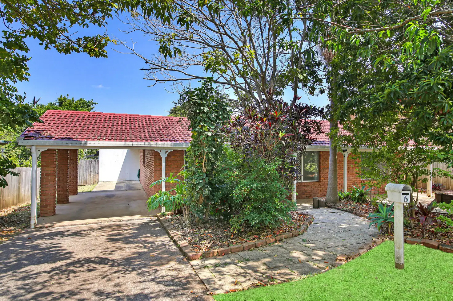 Main view of Homely semi-detached listing, 2/6 Clithero Avenue, Buderim QLD 4556