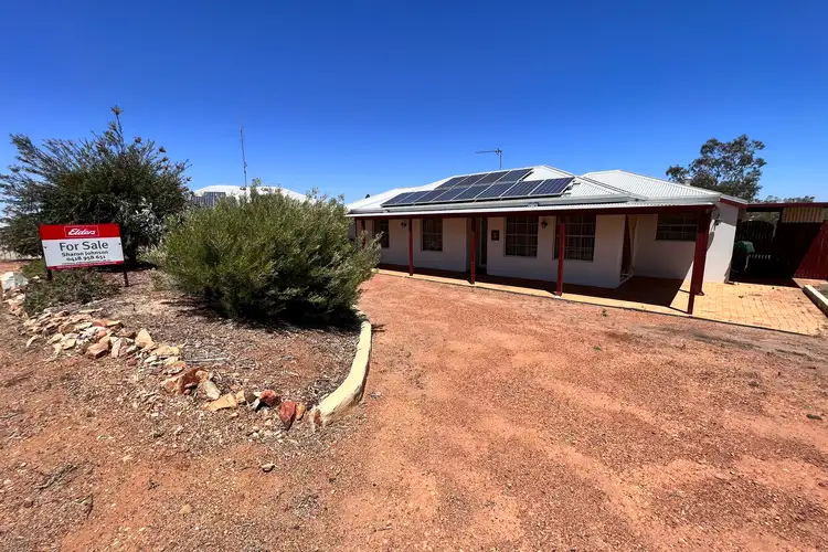 8 Dr Dunlop Grove, Northam WA 6401