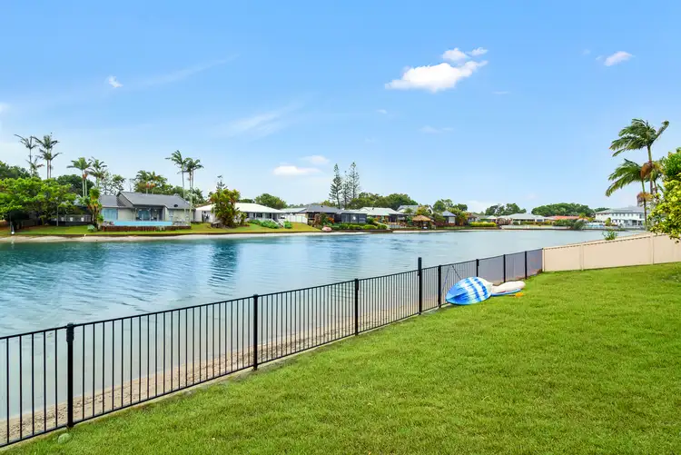 25 Murtha Drive, Elanora QLD 4221