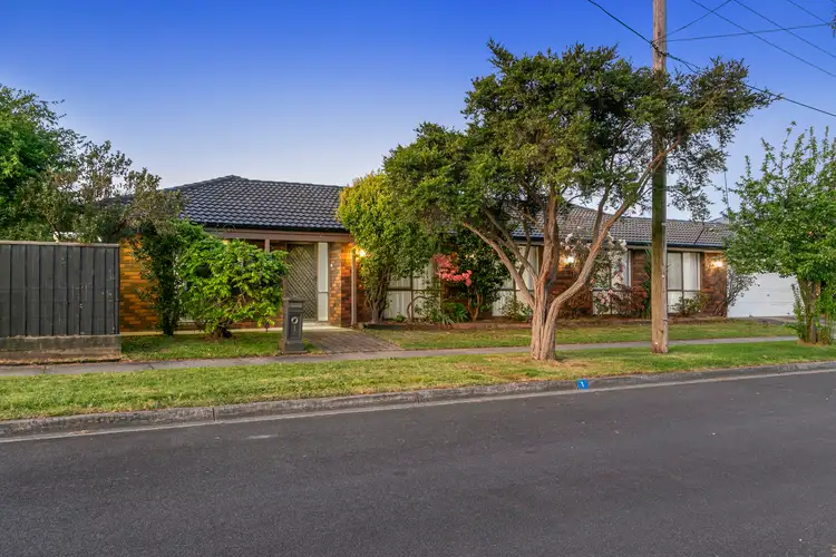 1 Glenmaggie Court, Wantirna South VIC 3152
