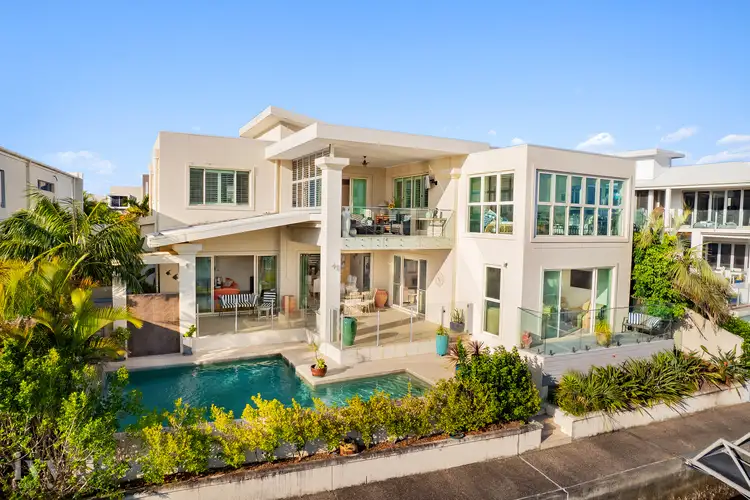 80 Royal Albert Crescent, Sovereign Islands QLD 4216