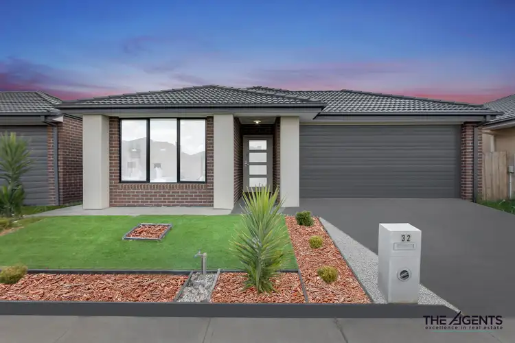 32 Linacre Crescent, Melton South VIC 3338