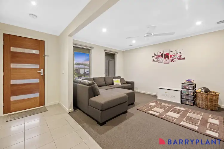 Fifth view of Homely house listing, 32 Summerhill Boulevard, Drouin VIC 3818