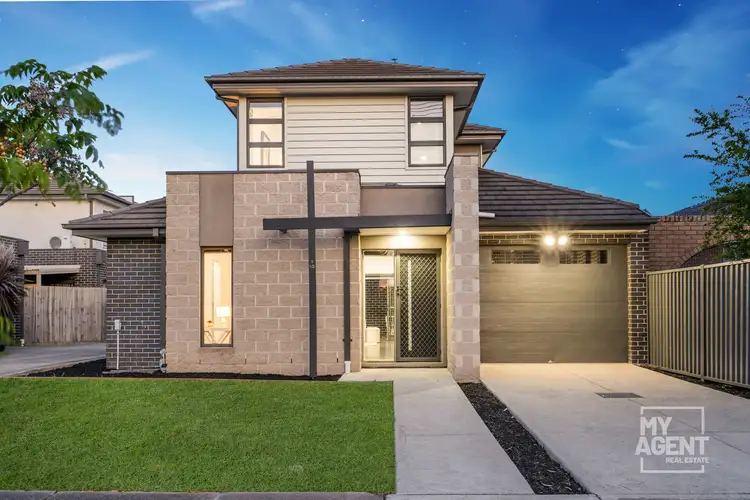 1/10 Albert Road, Sydenham VIC 3037