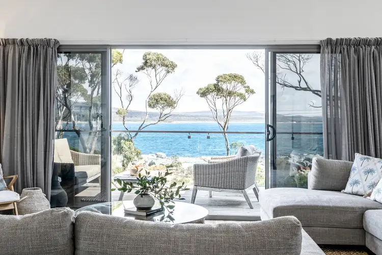 22 Main Road, Binalong Bay TAS 7216