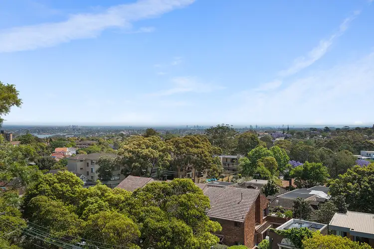 12/2 Lamont Street