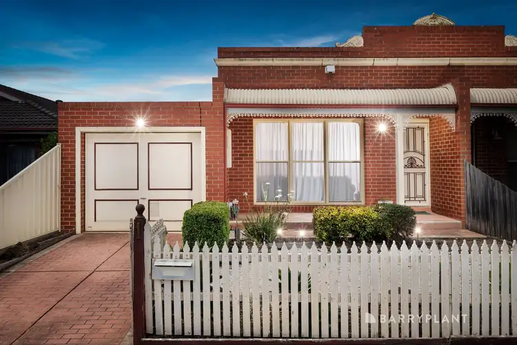 1 Eccles Close, Mill Park VIC 3082
