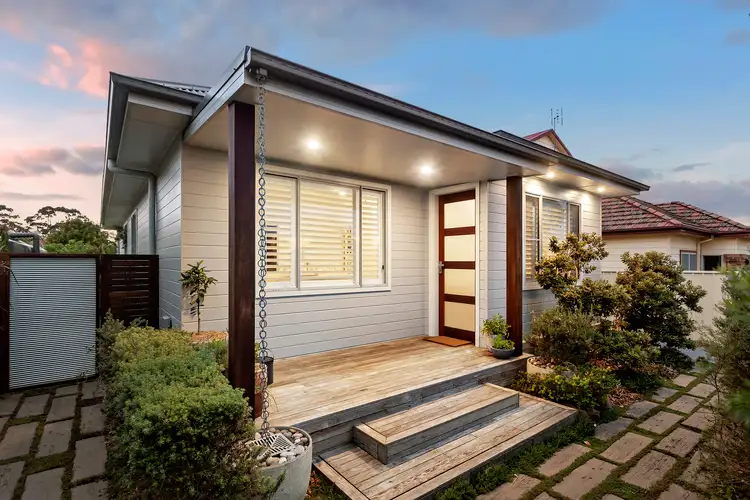 14 Henry Street, Belmont NSW 2280