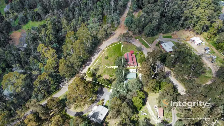 24 Silver Parrot Road