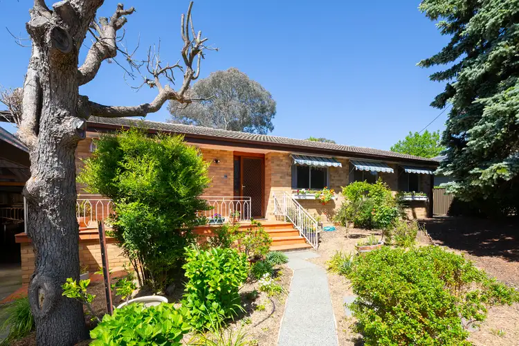 25 MacKellar Crescent, Cook ACT 2614