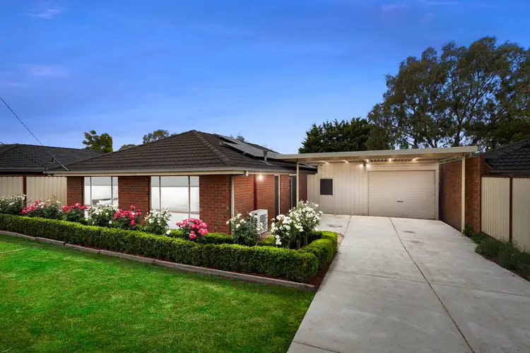 15 Kingdom Avenue, Kings Park VIC 3021