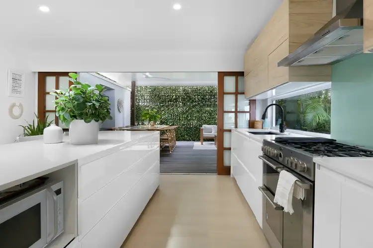 Fifth view of Homely villa listing, 2/118 Petrel Avenue, Mermaid Beach QLD 4218