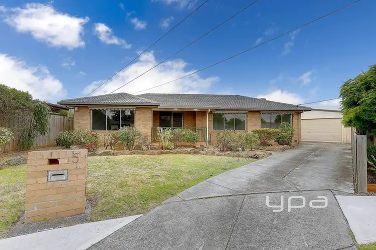 5 Royston Place, Gladstone Park VIC 3043