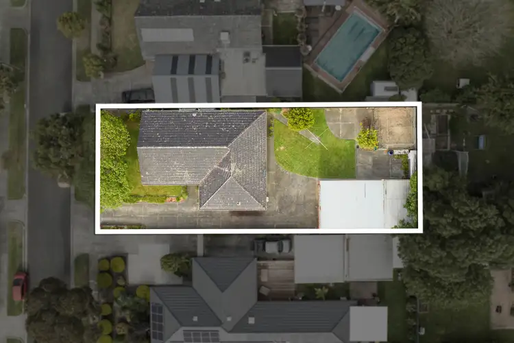 Second view of Homely house listing, 10 Burleigh Court, Frankston VIC 3199