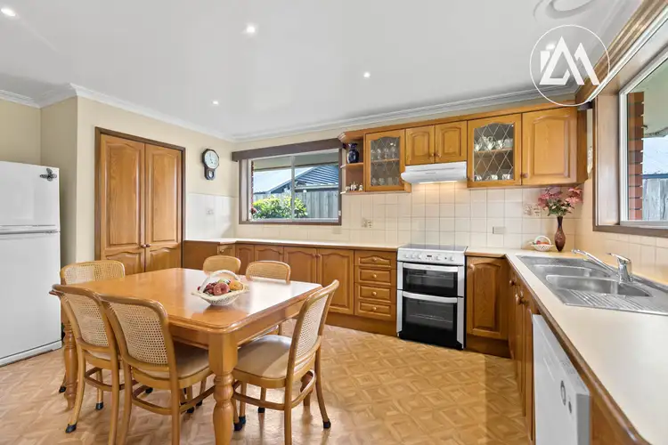 Fifth view of Homely house listing, 10 Burleigh Court, Frankston VIC 3199