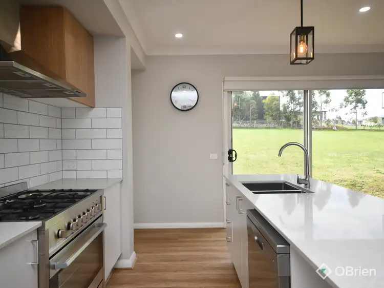 Fifth view of Homely house listing, 10 Vincent Court, Wy Yung VIC 3875