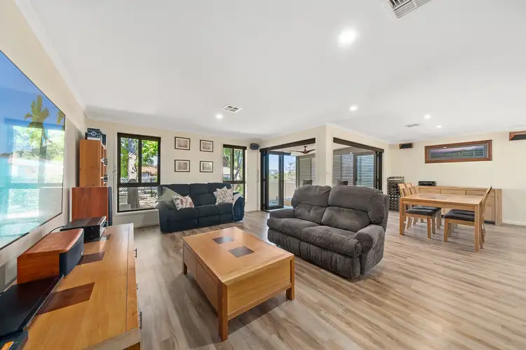 8 Sinclair Street, Kambah ACT 2902